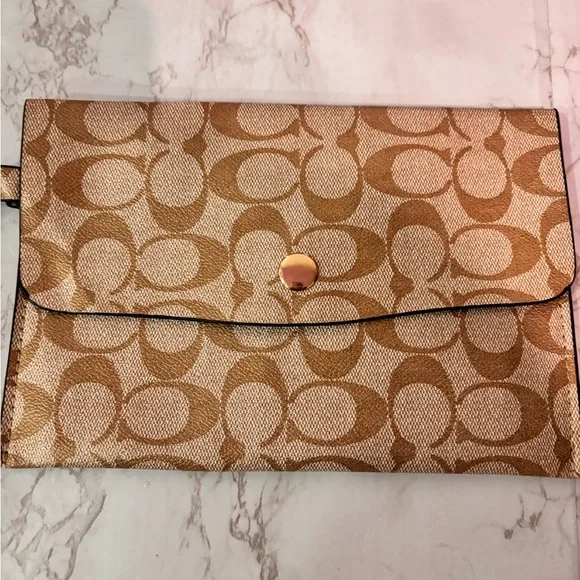 Coach pouch - Picture 3 of 3